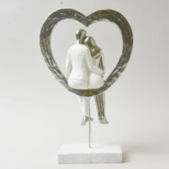 Dunelm Couple In Heart Sculpture -Decoration Store 1000158218 alt02
