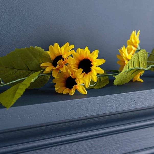 Dunelm Yellow Sunflower Garland 3 Dunelm Yellow Sunflower Garland - Image 3