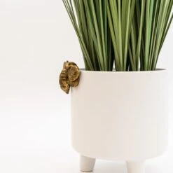 Dunelm Plant Pot Climber Bee -Decoration Store 30753305 alt02