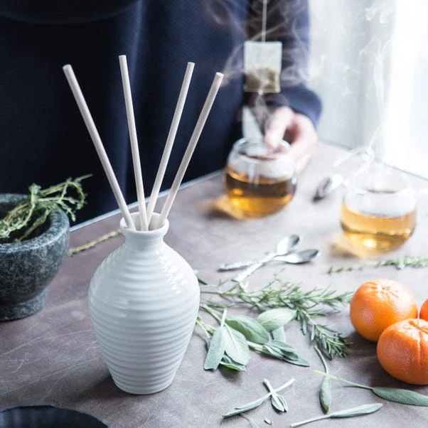 Wax Lyrical Wisdom 200ml Reed Diffuser 2 Wax Lyrical Wisdom 200ml Reed Diffuser - Image 2